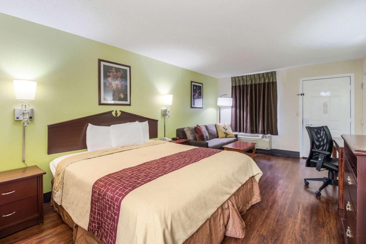 Rodeway Inn Bolivar Екстер'єр фото