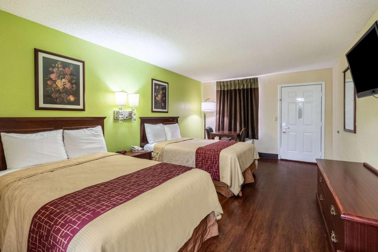 Rodeway Inn Bolivar Екстер'єр фото